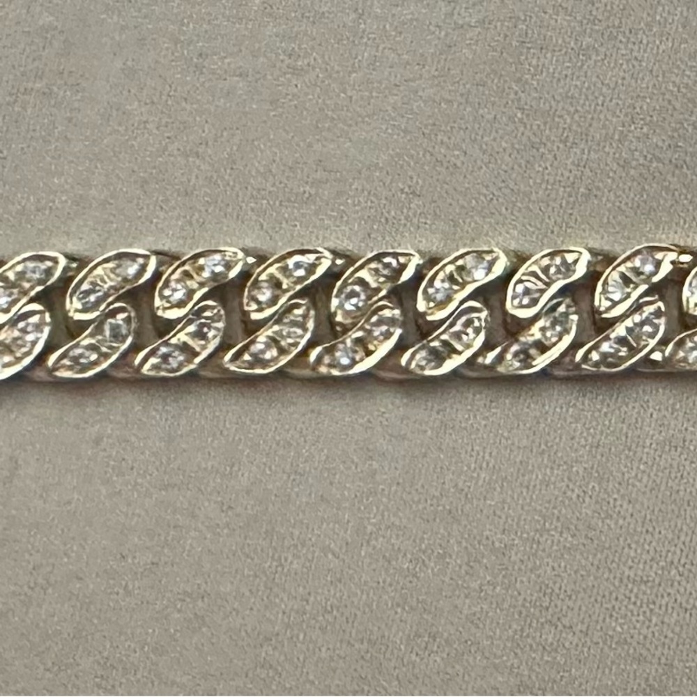 S🚫LD- 18k Japanese Gold Chain Bracelet with Natural diamonds.